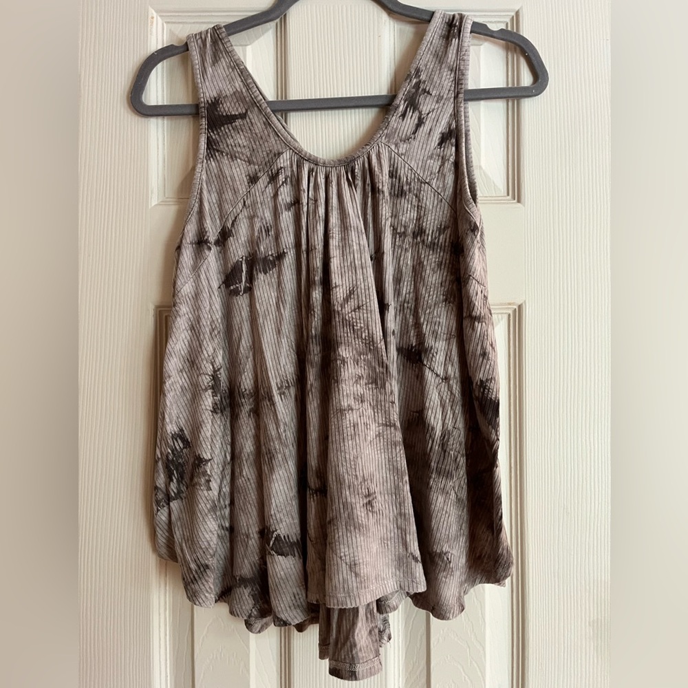 Soft Flowy Marble Tank
